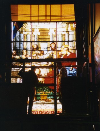 Montargis - église Ste Madeleine - vitrail en cours de restauration à la verrière de l'atelier
